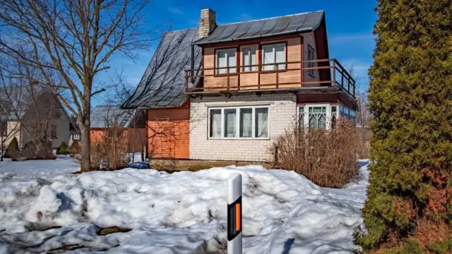 Namas, Bičiulių g., Juodlieknio k.