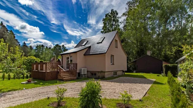 Namas, Vyšnių g., Šeimyniškėlių k.